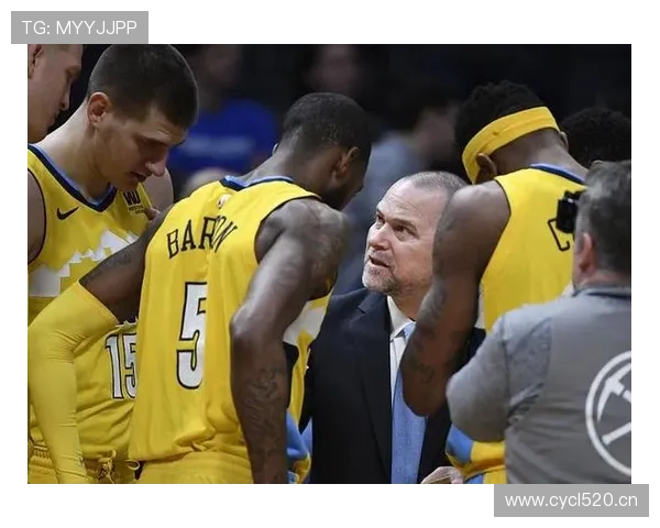 哈利伯顿突破制造错位助掘金提升关键时刻组织效率