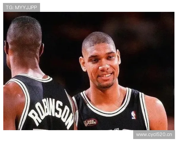 邓肯低位单打效率仍稳，对比新生代内线显基本功差距